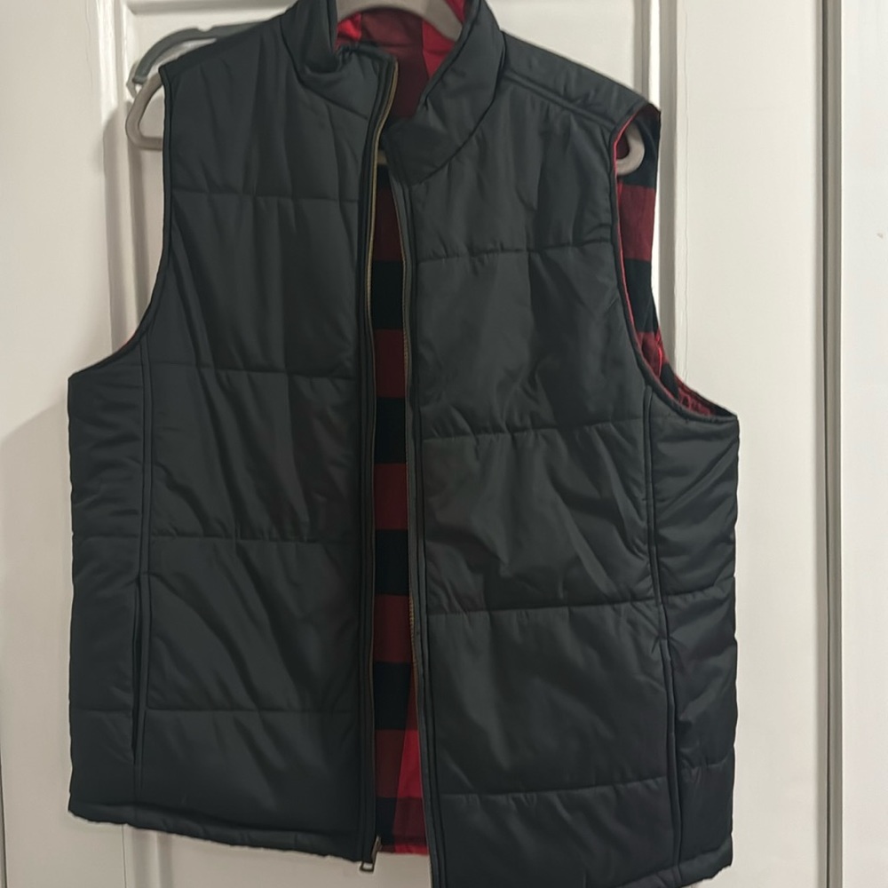 Reversible Mens Puffer Vest